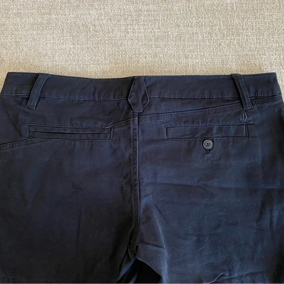 Women’s Volcom Shorts - Picture 3 of 7